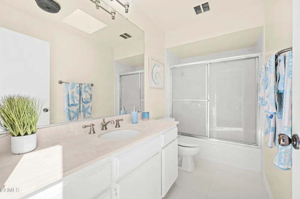 4239 Via Arbolada #308 Los Angeles, CA 90042