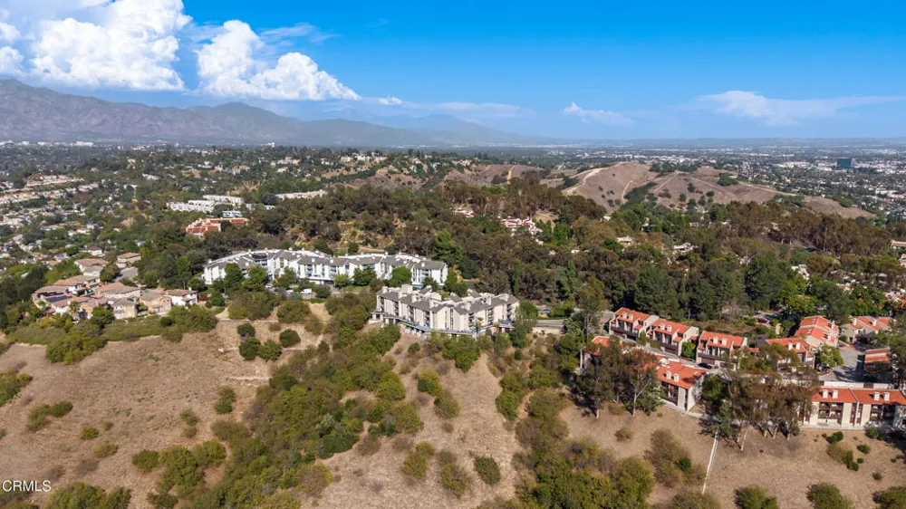 4239 Via Arbolada #308 Los Angeles, CA 90042
