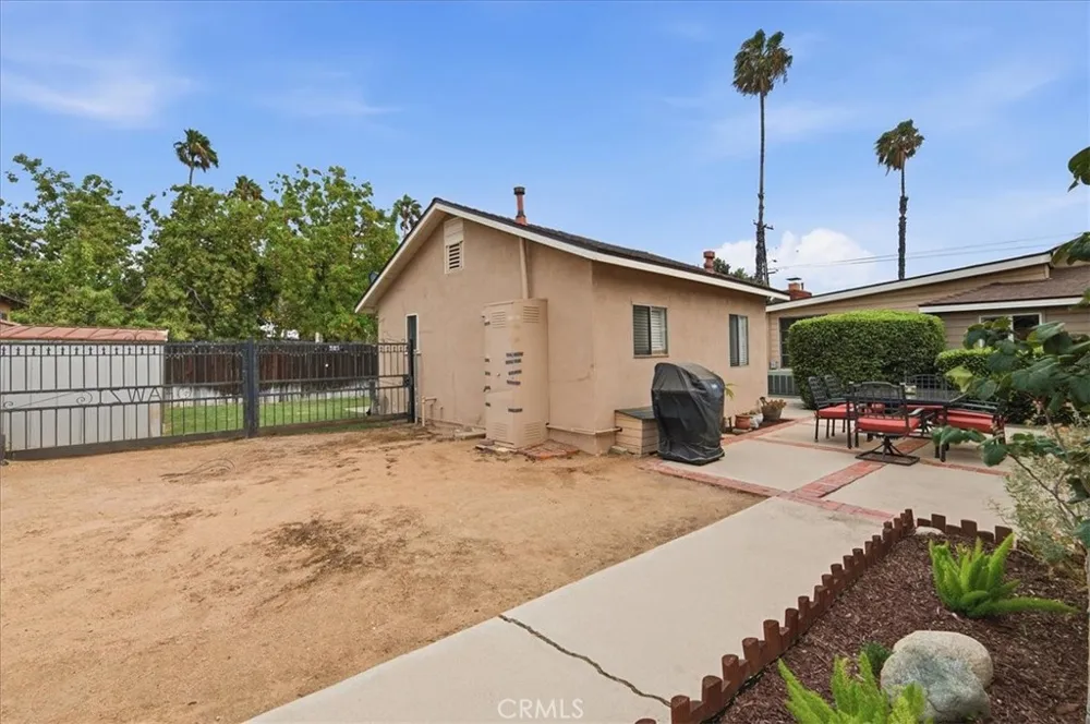5105 Golden Riverside, CA 92505