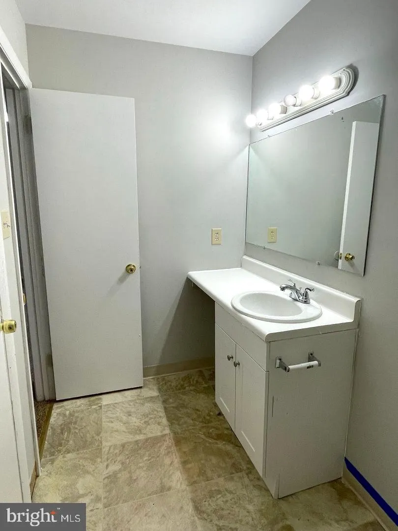 9 WELLINGTON DRIVE Newark, DE 19702