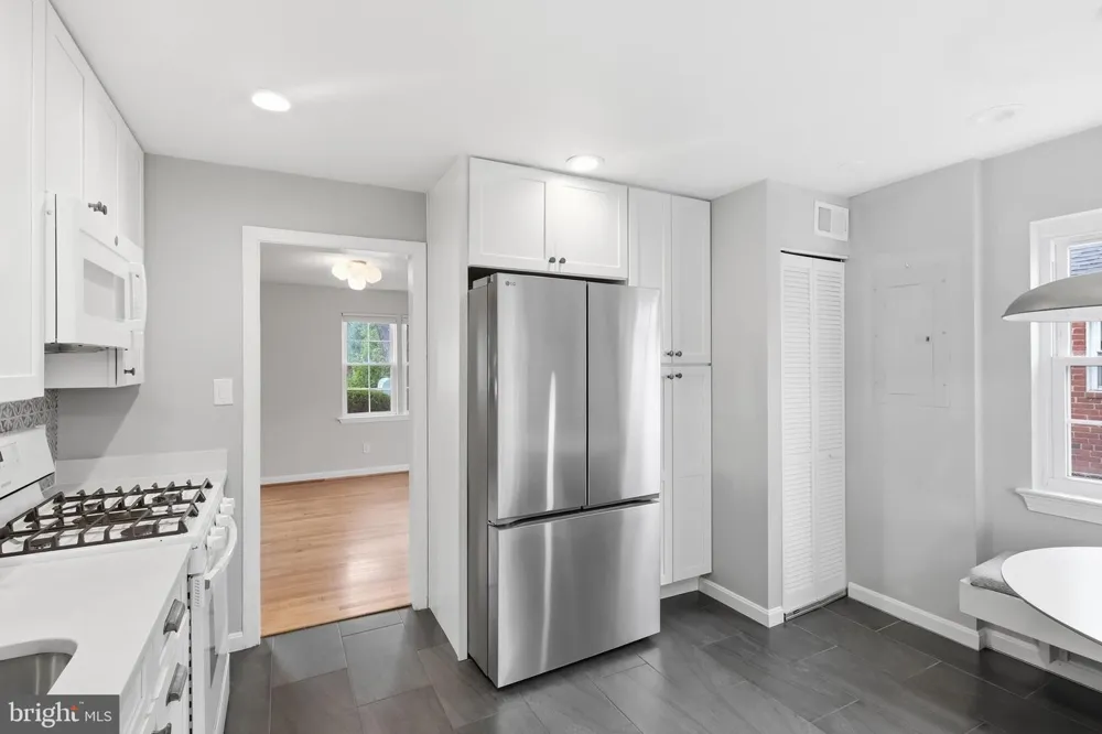 1805 S NELSON STREET Arlington, VA 22204
