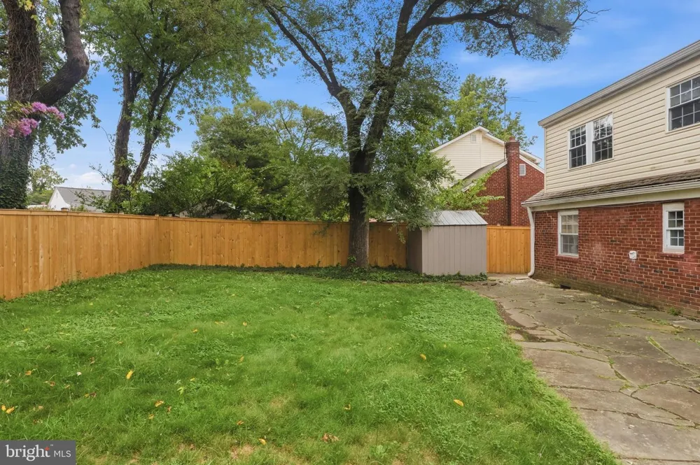 1805 S NELSON STREET Arlington, VA 22204
