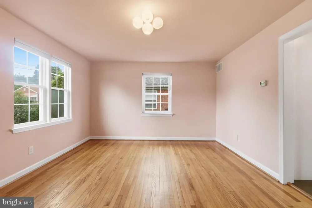 1805 S NELSON STREET Arlington, VA 22204