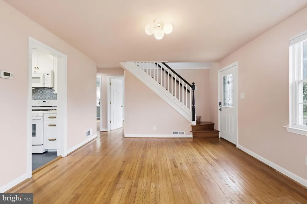 1805 S NELSON STREET Arlington, VA 22204