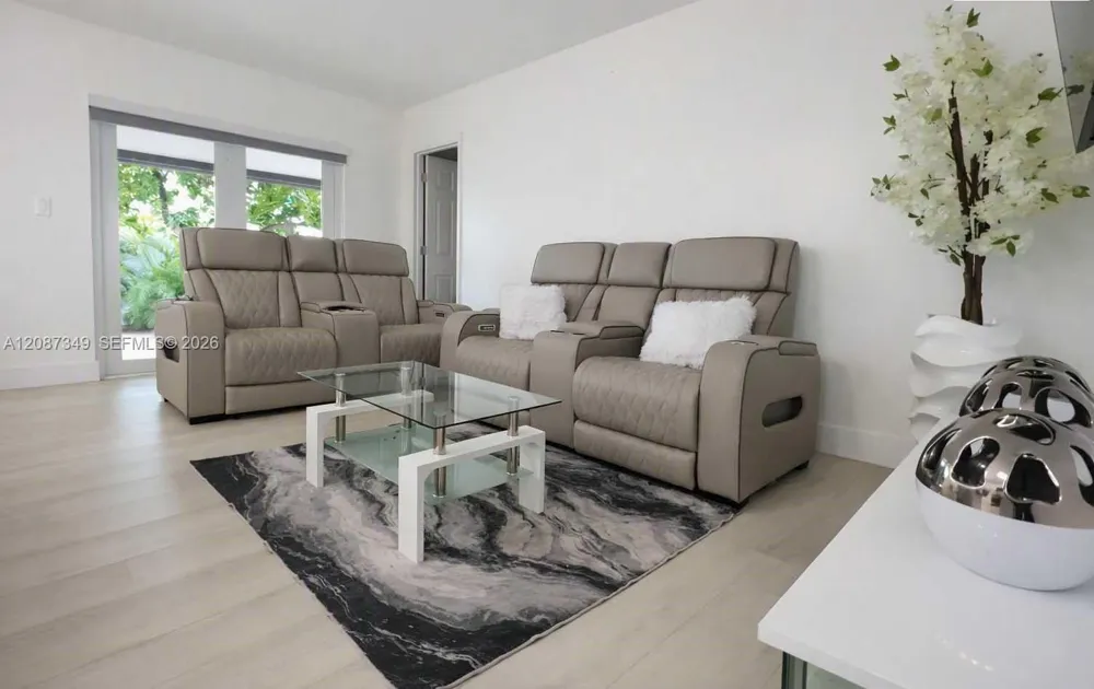 11231 NW 60th Ct Hialeah, FL 33012