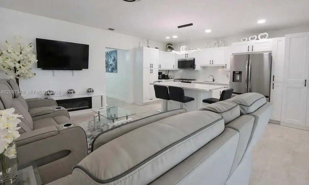 11231 NW 60th Ct Hialeah, FL 33012