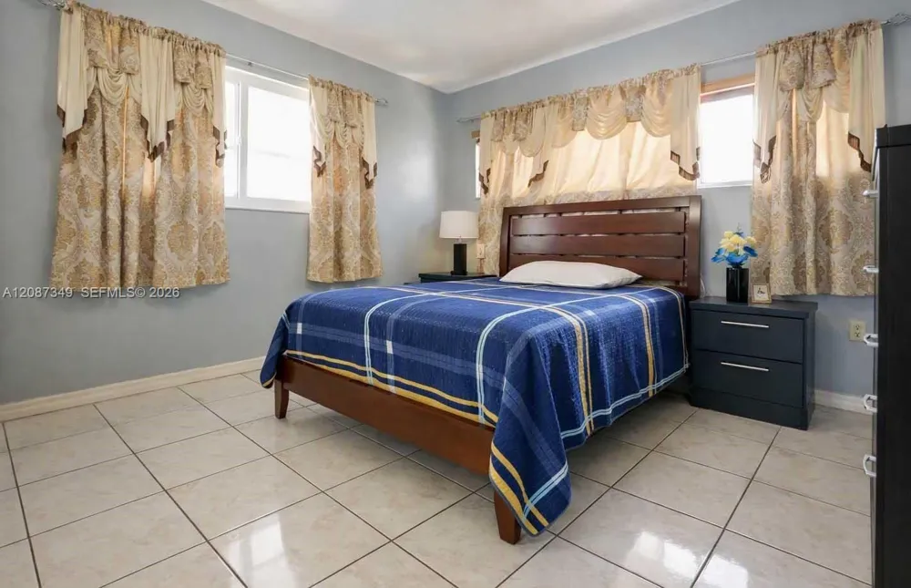 11231 NW 60th Ct Hialeah, FL 33012