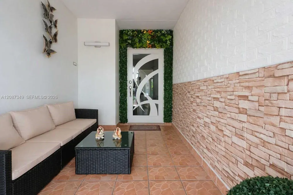 11231 NW 60th Ct Hialeah, FL 33012