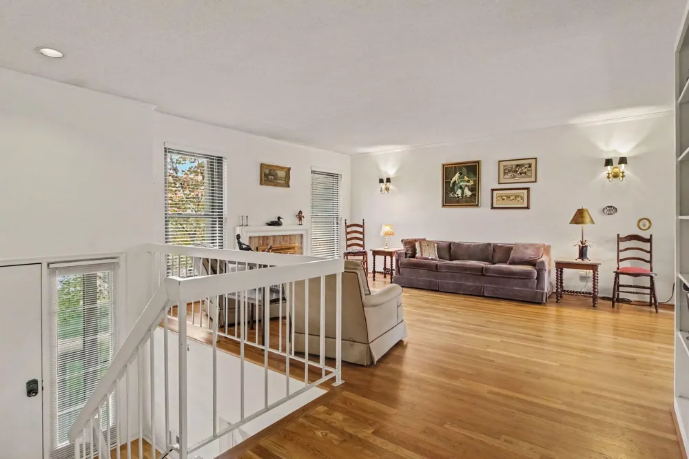 2206 Rivenoak Court Ann Arbor, MI 48103