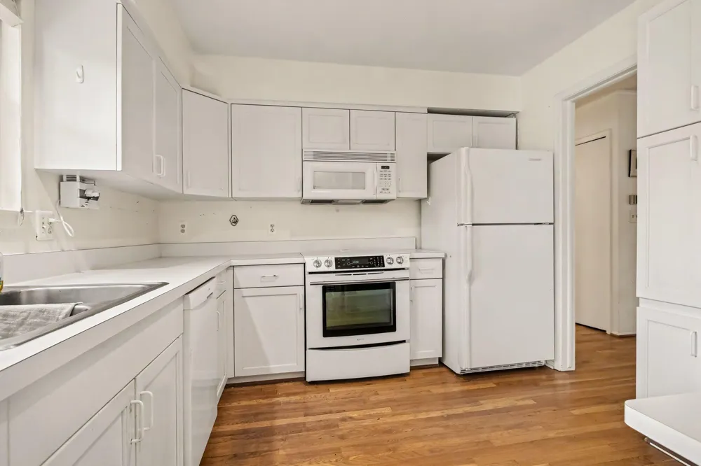2206 Rivenoak Court Ann Arbor, MI 48103