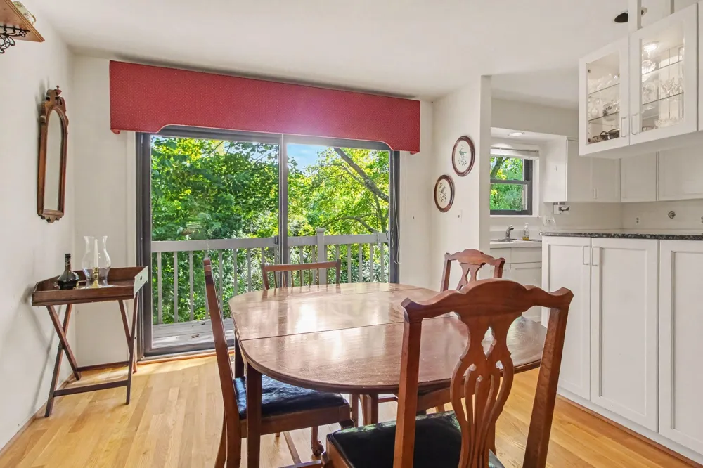 2206 Rivenoak Court Ann Arbor, MI 48103