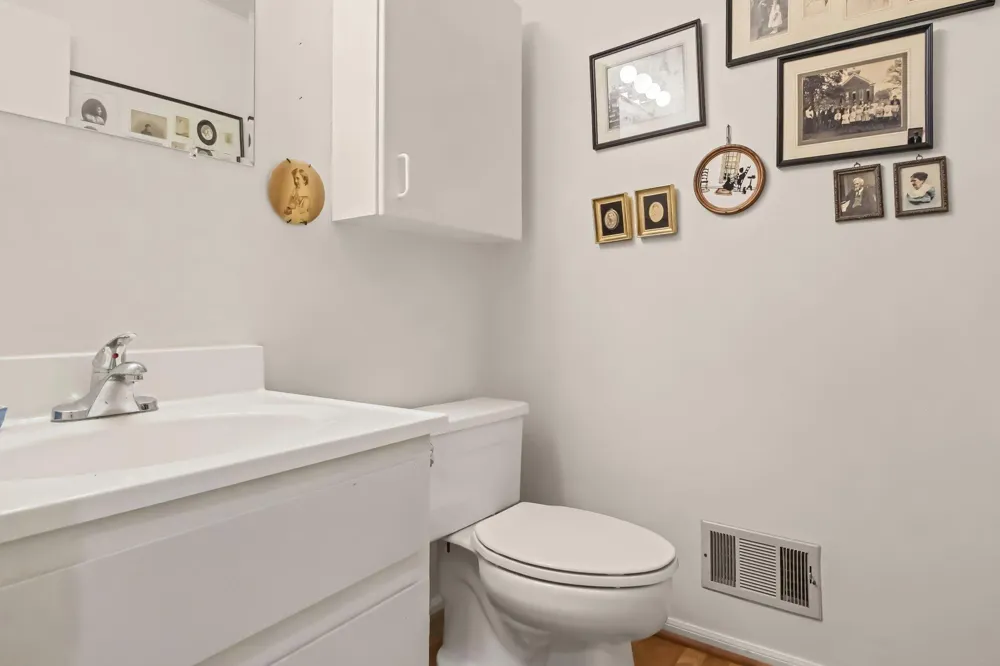 2206 Rivenoak Court Ann Arbor, MI 48103