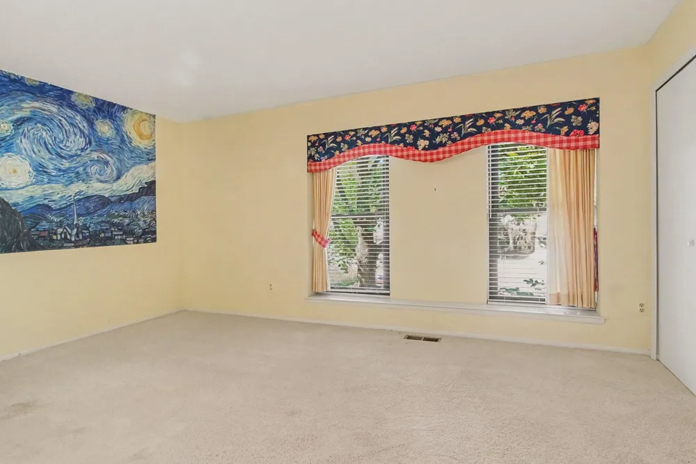 2206 Rivenoak Court Ann Arbor, MI 48103