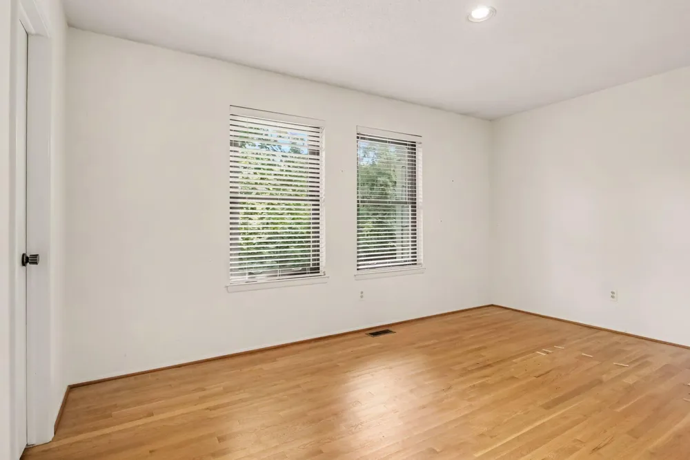 2206 Rivenoak Court Ann Arbor, MI 48103