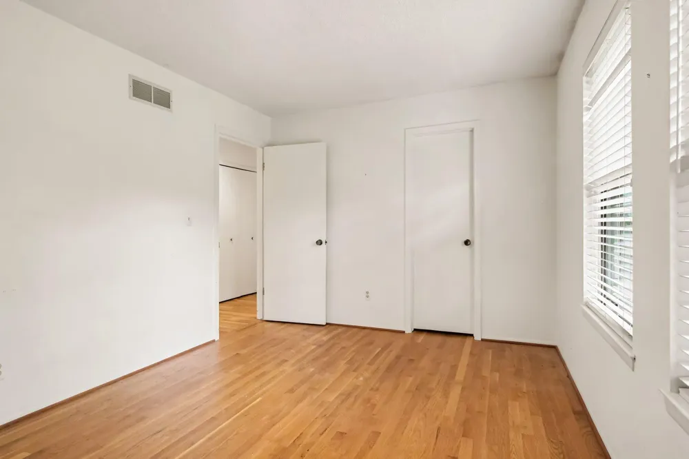 2206 Rivenoak Court Ann Arbor, MI 48103