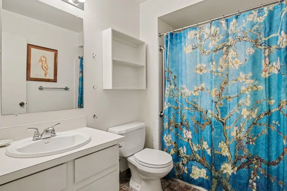 2206 Rivenoak Court Ann Arbor, MI 48103