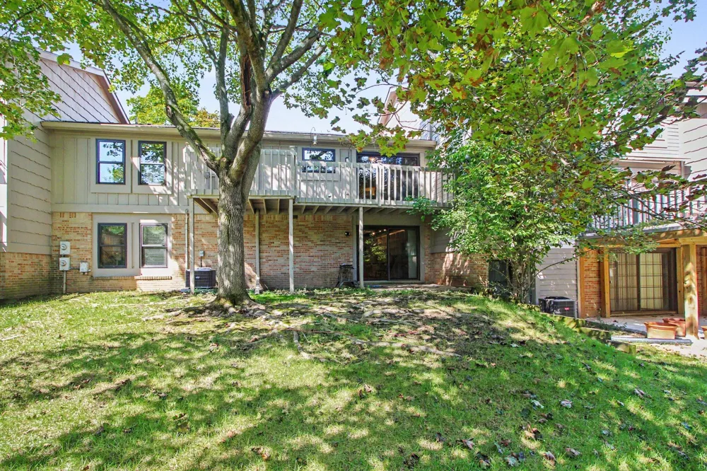 2206 Rivenoak Court Ann Arbor, MI 48103