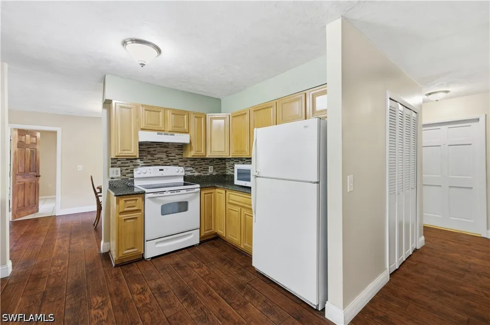 Bur Oaks Lane Naples, FL 34119