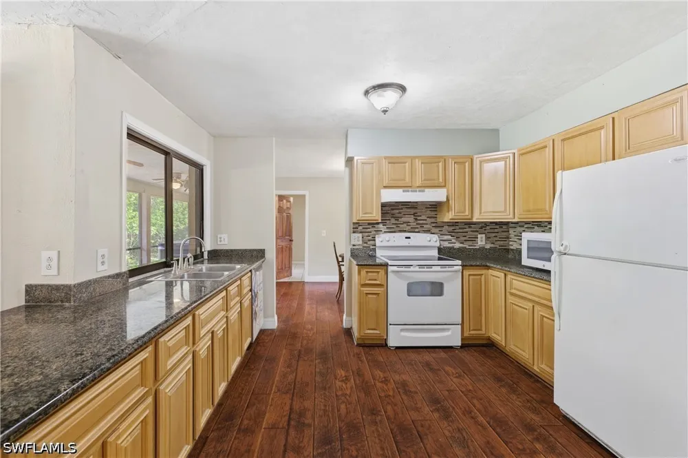 Bur Oaks Lane Naples, FL 34119