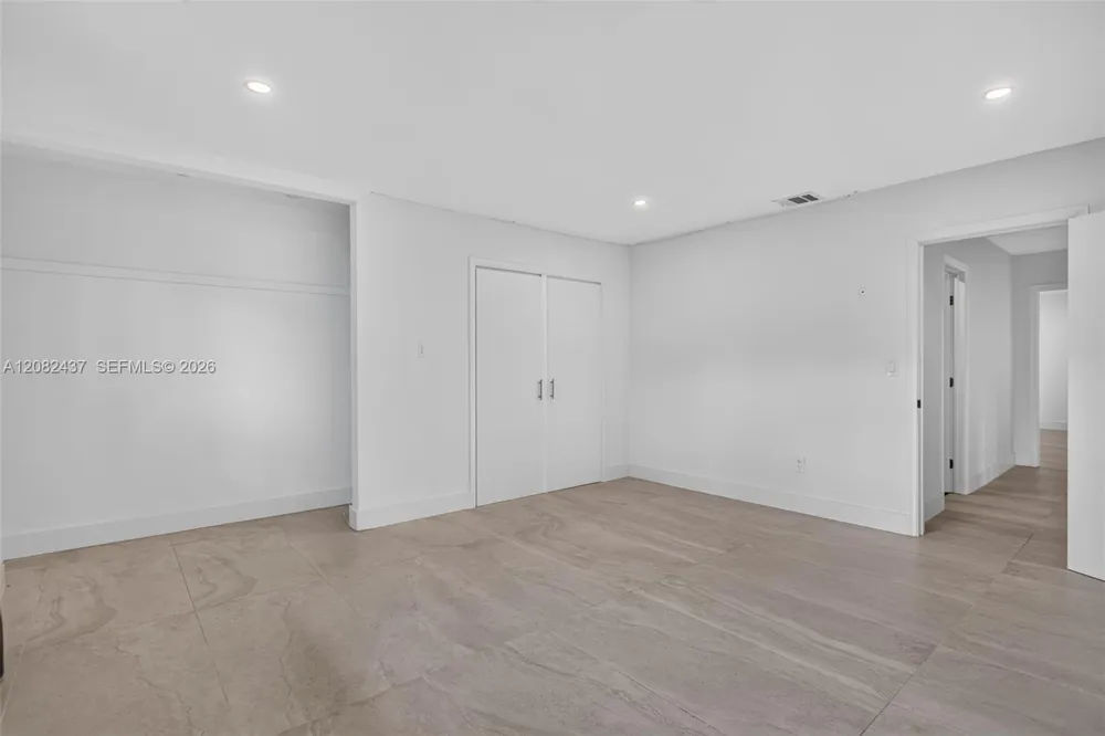 1215 NE 110th St Miami, FL 33161