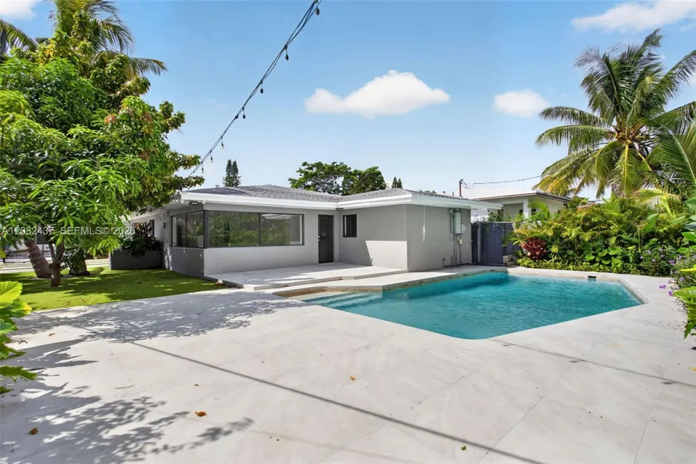 1215 NE 110th St Miami, FL 33161