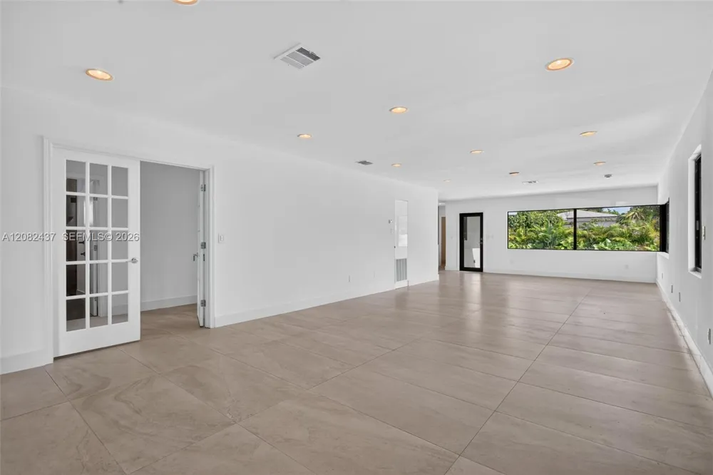 1215 NE 110th St Miami, FL 33161