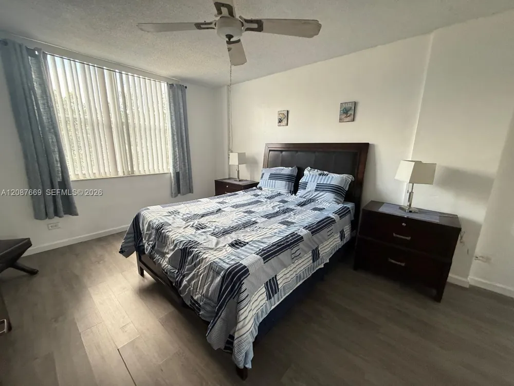 3660 NE 166th St #212 North Miami Beach, FL 33160