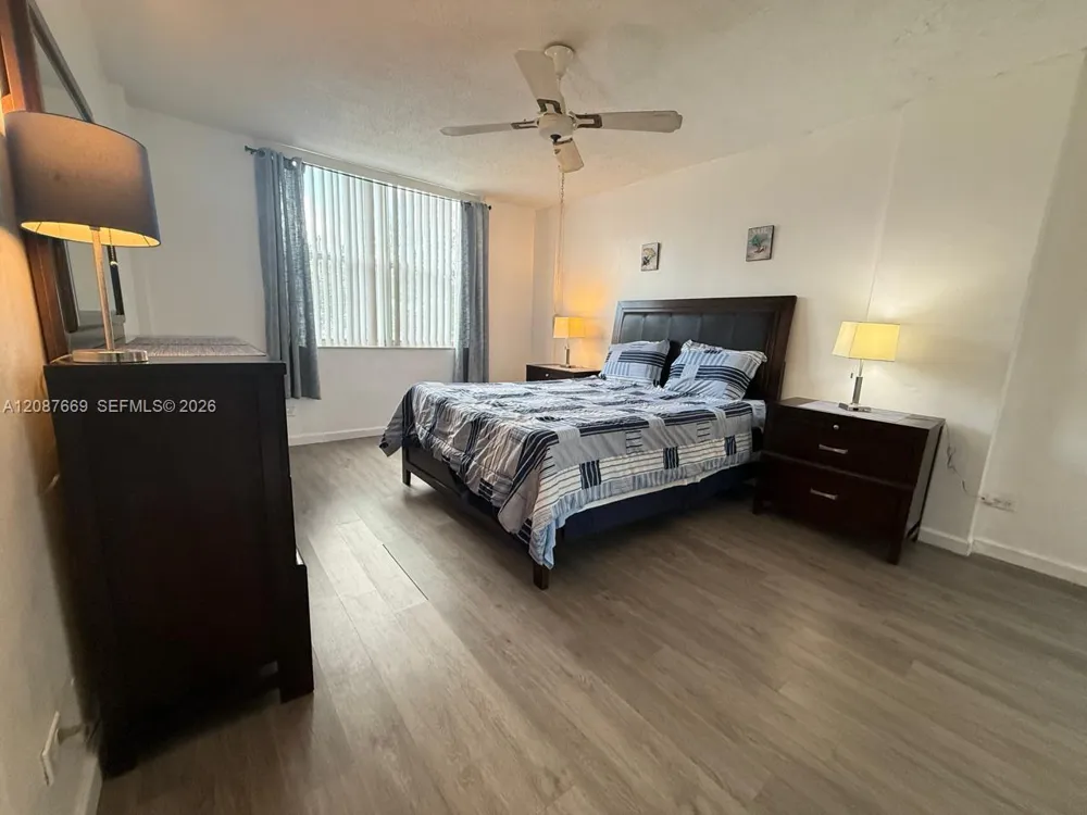3660 NE 166th St #212 North Miami Beach, FL 33160