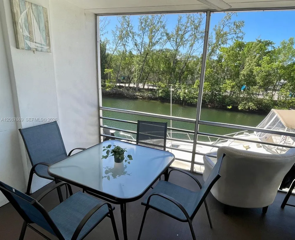 3660 NE 166th St #212 North Miami Beach, FL 33160