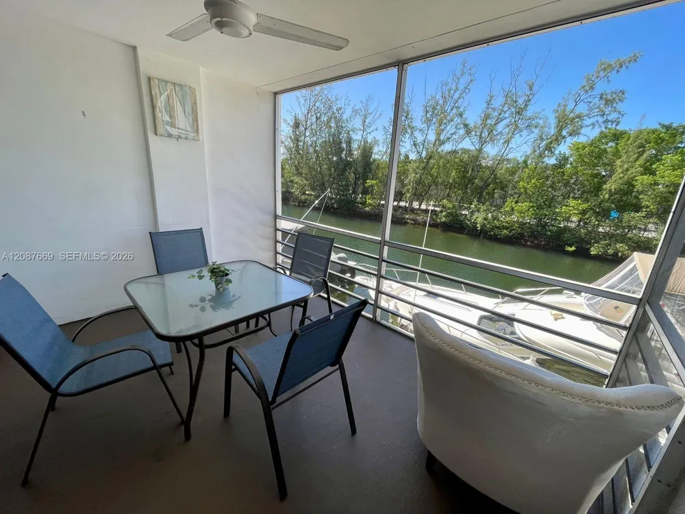 3660 NE 166th St #212 North Miami Beach, FL 33160
