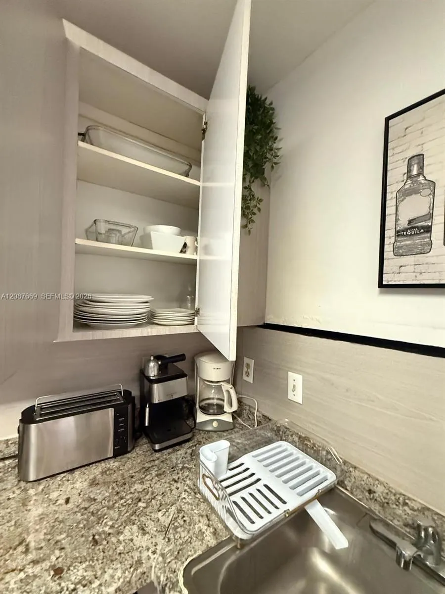 3660 NE 166th St #212 North Miami Beach, FL 33160
