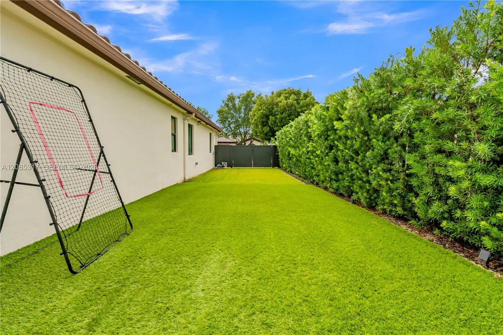 15255 SW 173rd St Miami, FL 33187