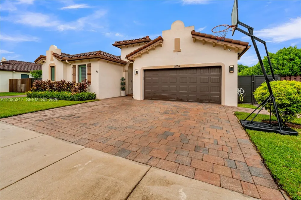 15255 SW 173rd St Miami, FL 33187