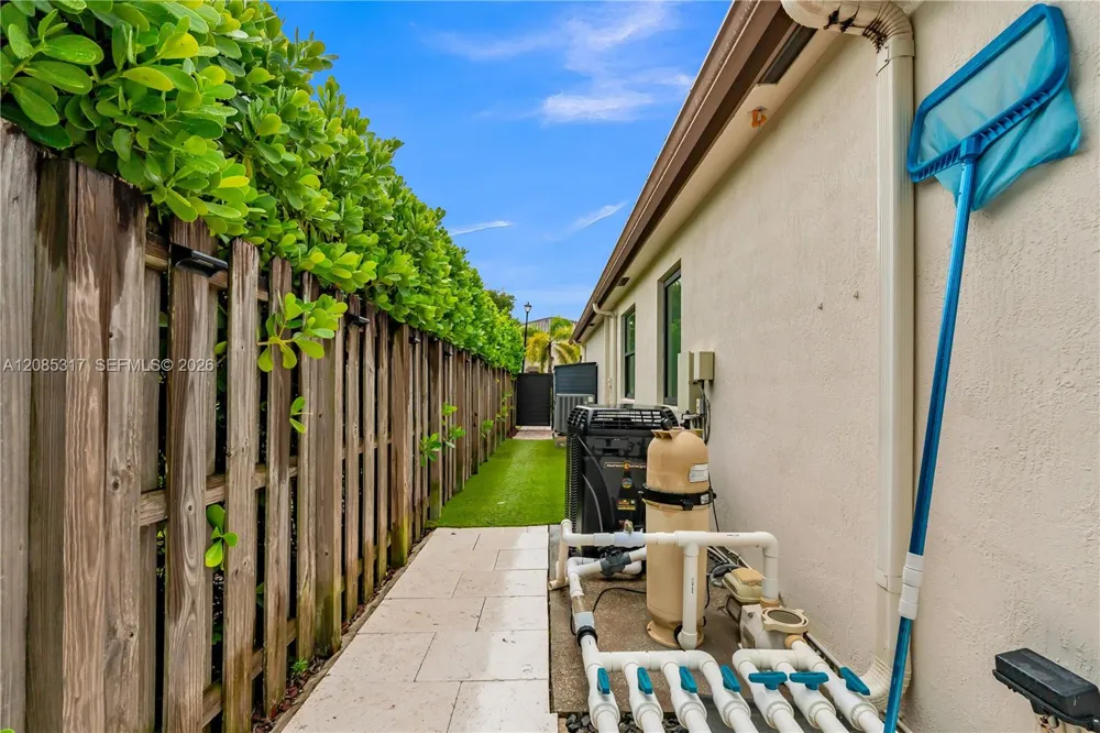15255 SW 173rd St Miami, FL 33187