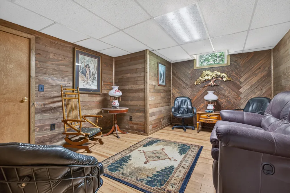 5749 Pioneer Road Osseo, MI 49266