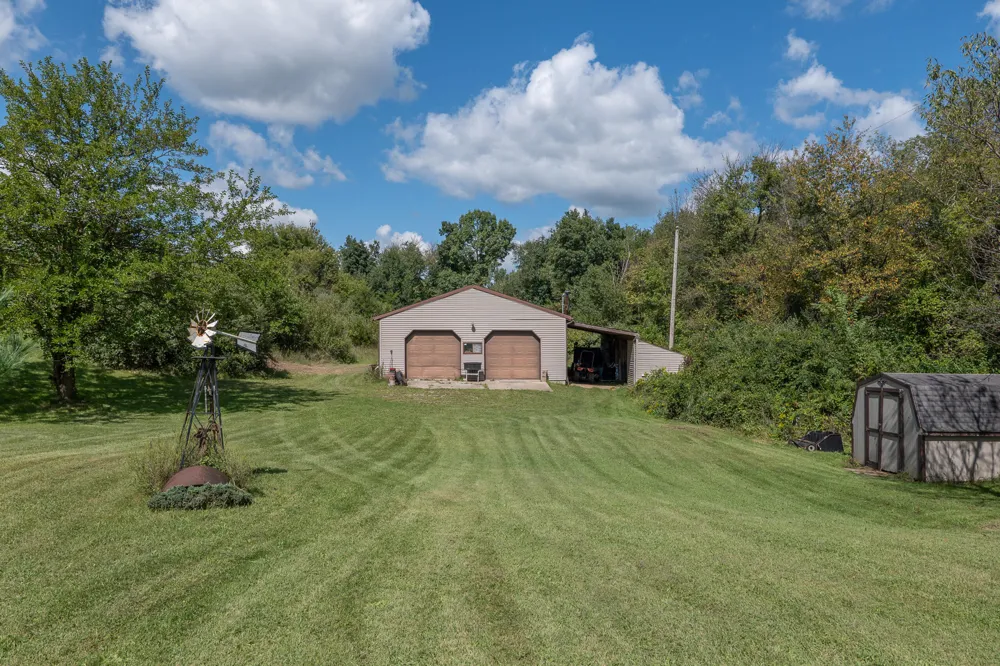 5749 Pioneer Road Osseo, MI 49266