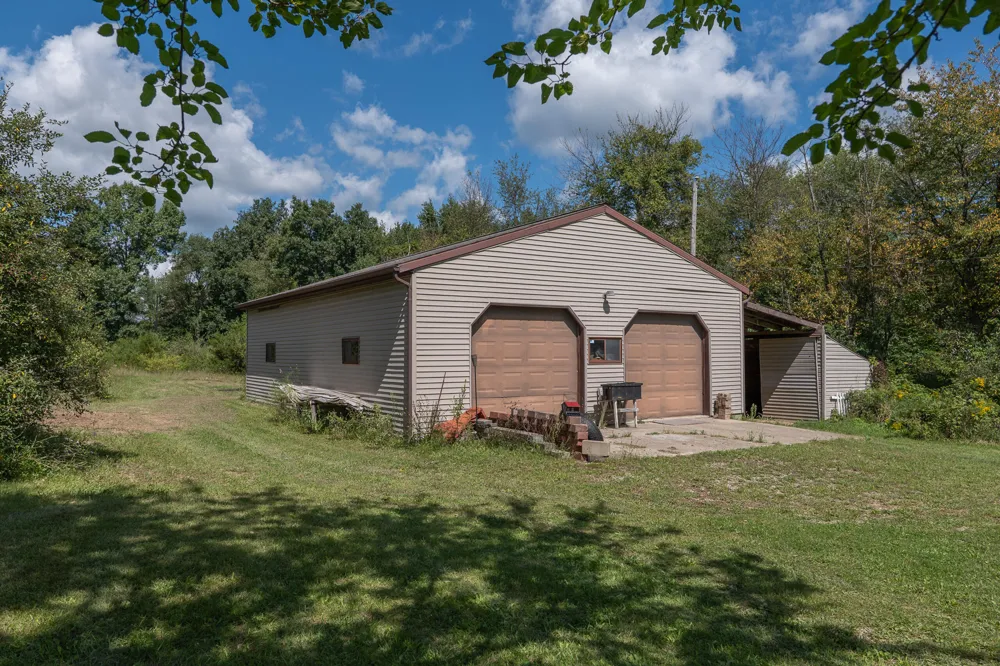 5749 Pioneer Road Osseo, MI 49266