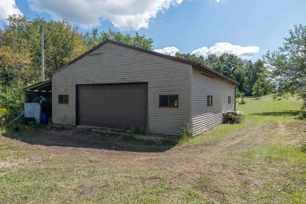 5749 Pioneer Road Osseo, MI 49266