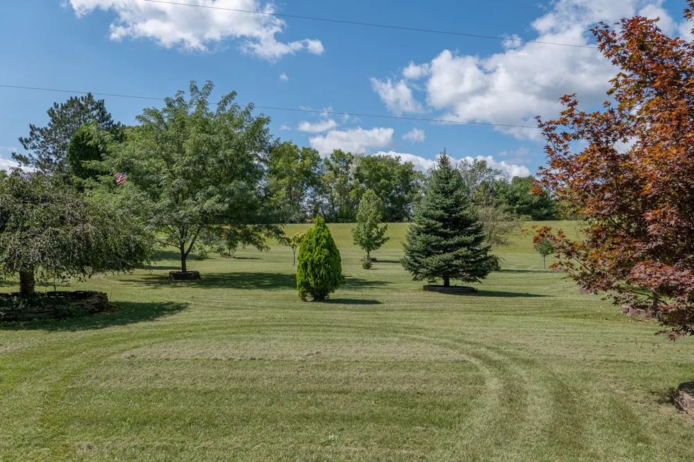 5749 Pioneer Road Osseo, MI 49266