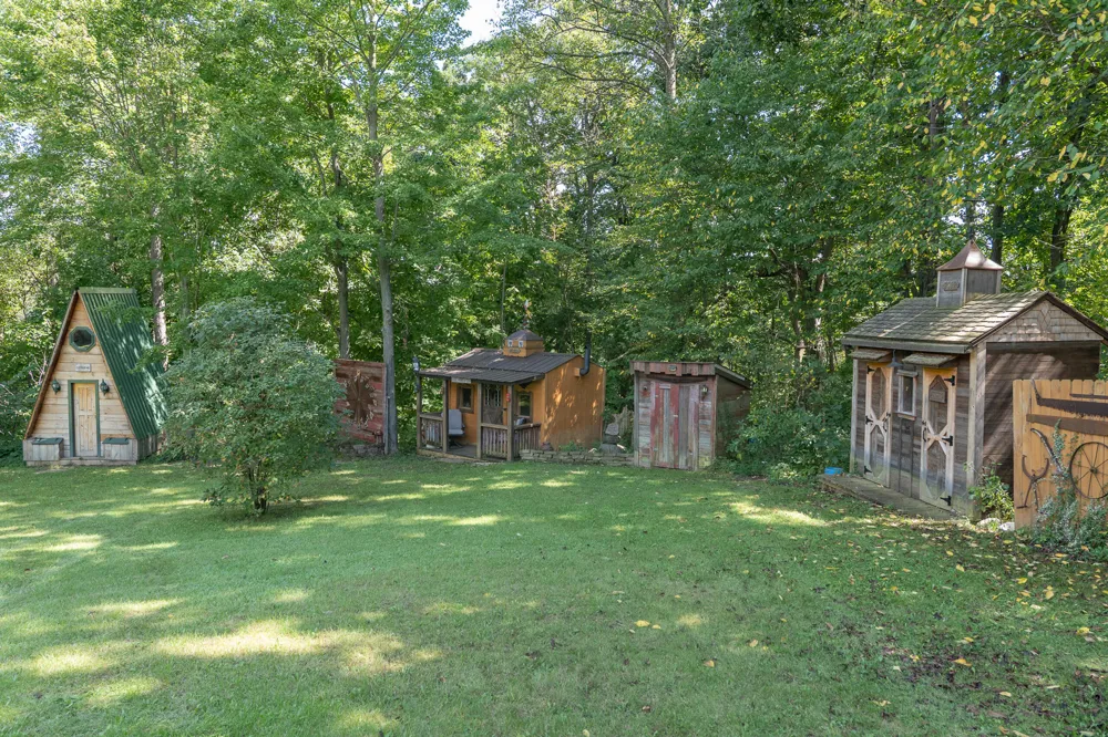 5749 Pioneer Road Osseo, MI 49266