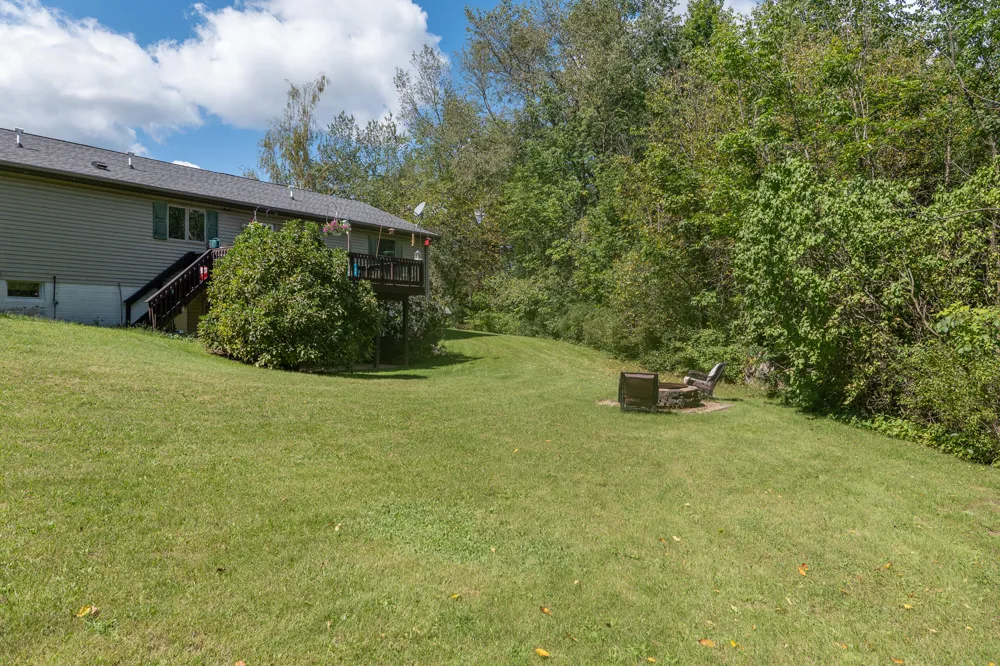 5749 Pioneer Road Osseo, MI 49266