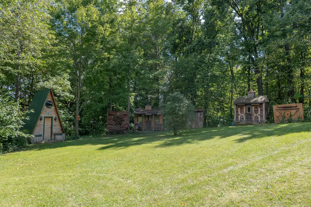5749 Pioneer Road Osseo, MI 49266