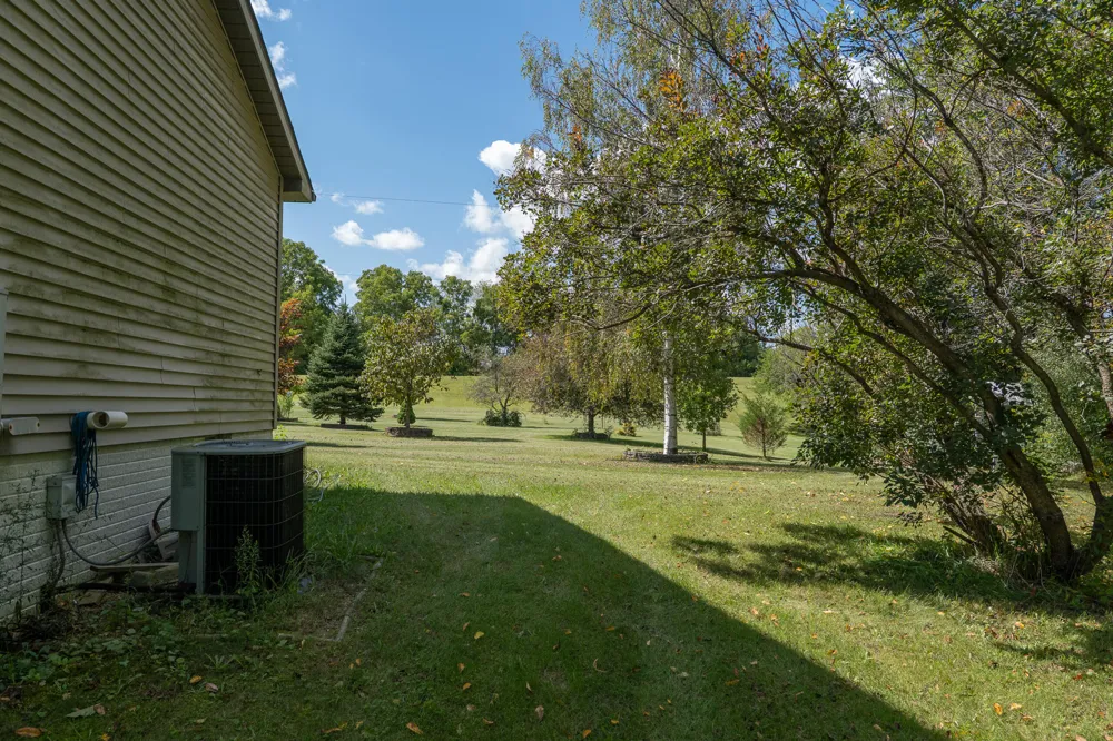 5749 Pioneer Road Osseo, MI 49266