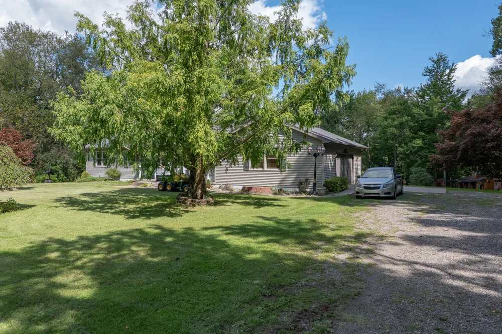 5749 Pioneer Road Osseo, MI 49266
