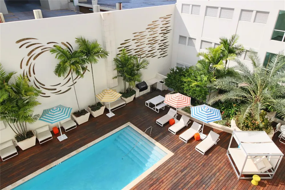 25 MUNOZ RIVERA AVENUE #414 San Juan, PR 00901