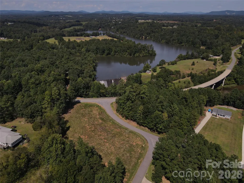 4707 Crystal Falls Avenue Hickory, NC 28601