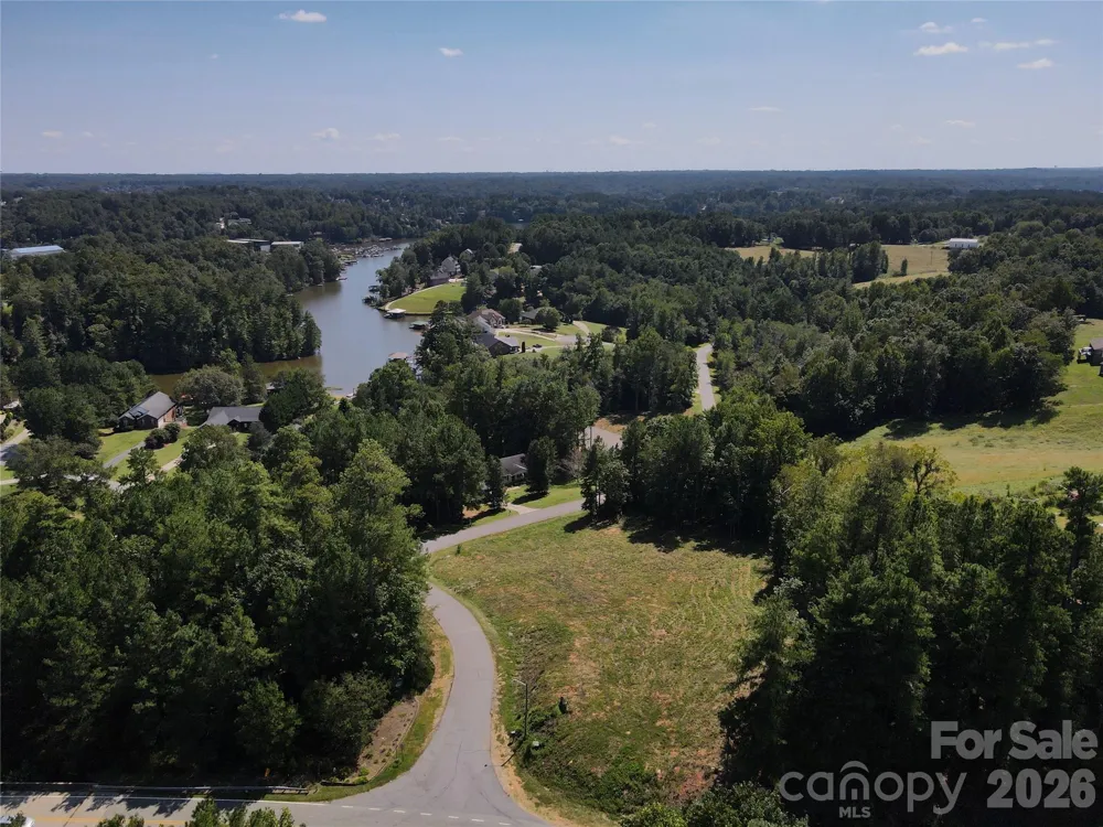 4707 Crystal Falls Avenue Hickory, NC 28601