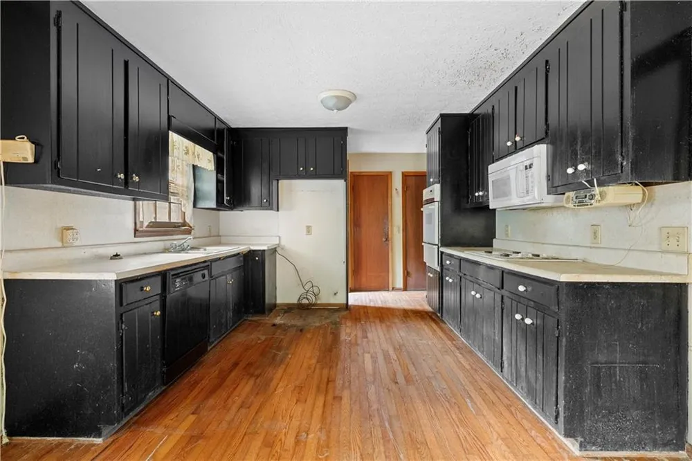 229 Holly Creek Way Woodstock, GA 30188