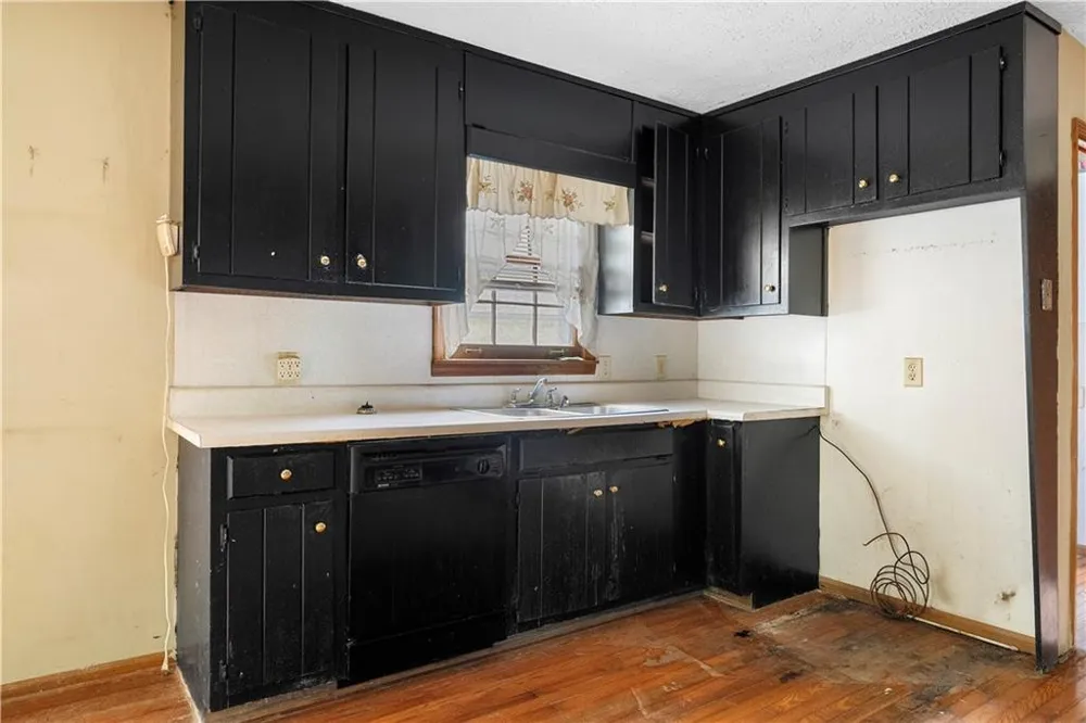 229 Holly Creek Way Woodstock, GA 30188