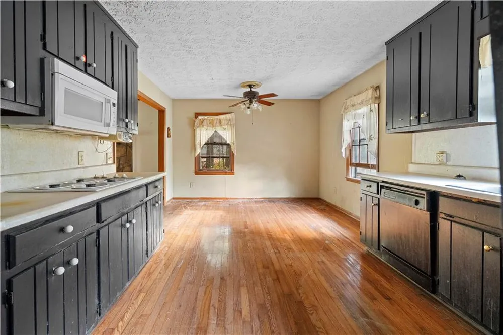 229 Holly Creek Way Woodstock, GA 30188